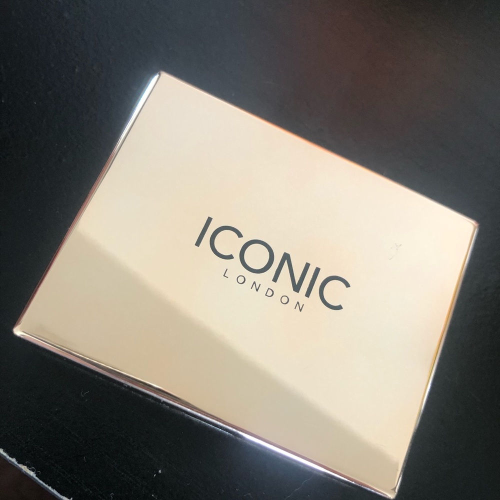 ICONIC LONDON – SCULPT AND BOOST EYEBROW CUSHION